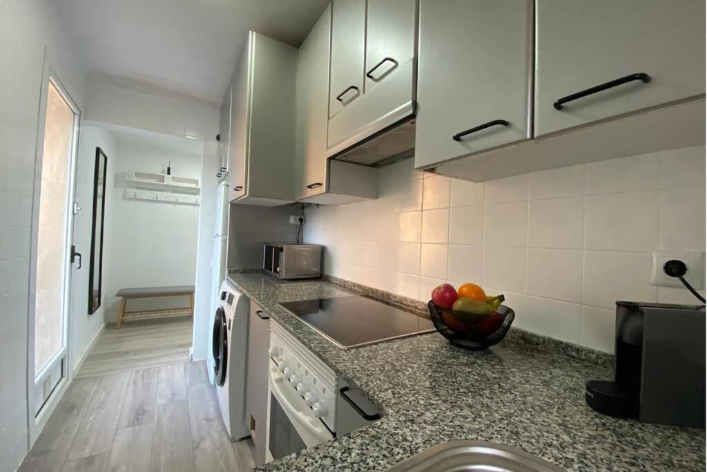 Апартаменты Amplio Apartamento Seaview Салоу Экстерьер фото