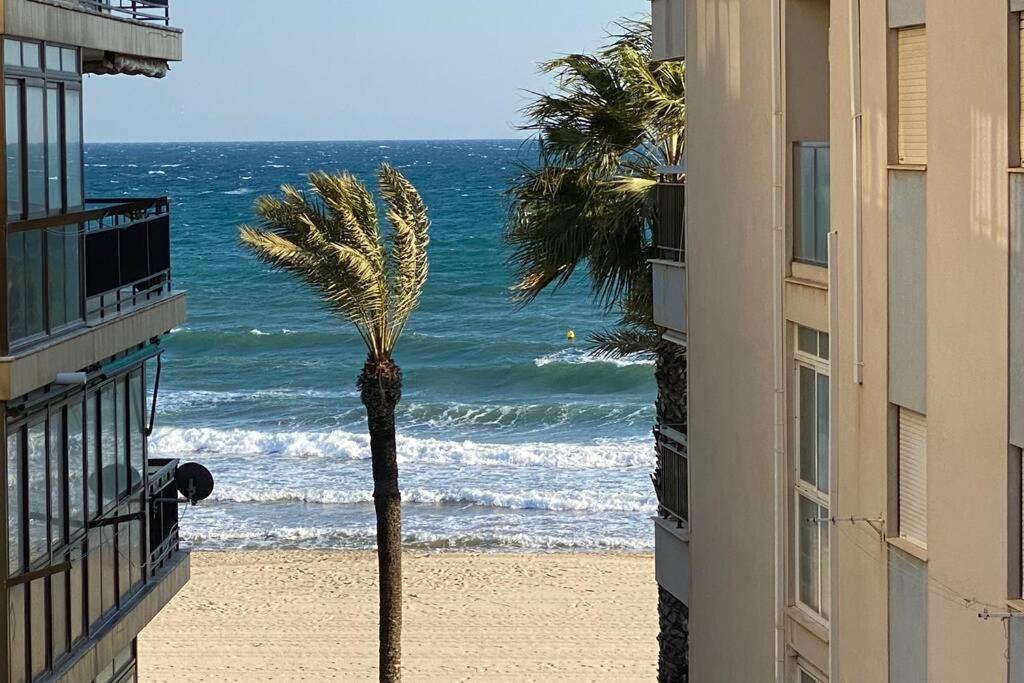 Апартаменты Amplio Apartamento Seaview Салоу Экстерьер фото