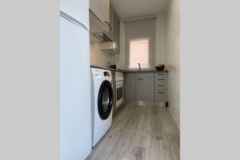 Апартаменты Amplio Apartamento Seaview Салоу Экстерьер фото